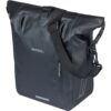 Basil Enkele Fietstas Rivo Tarpaulin M MIK Hooks 12-15L Zwart