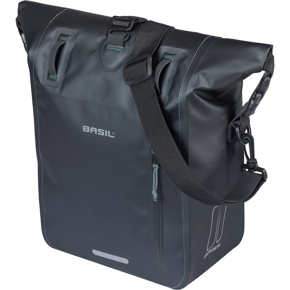Basil Enkele Fietstas Rivo Tarpaulin M MIK Hooks 12-15L Zwart Basil Enkele Fietstas Rivo Tarpaulin M MIK Hooks 12-15L Zwart