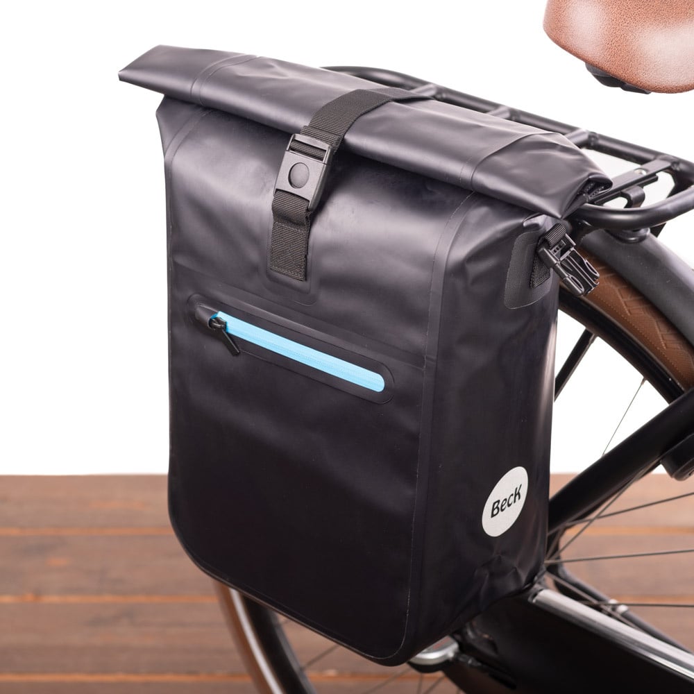 Beck Enkele fietstas Base TPU Zwart/Blauw 18L Beck Enkele fietstas Base TPU Zwart/Blauw 18L